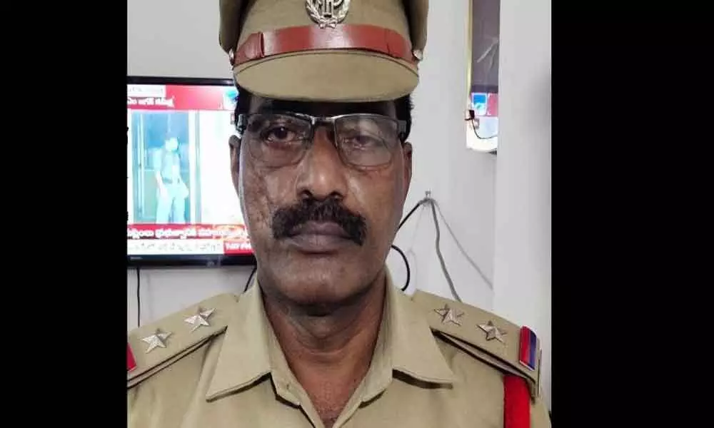 Hyderabad constable fails to attend mothers funeral due to coronavirus lockdown