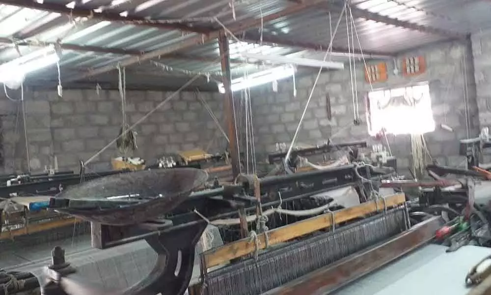Rajanna Sircilla district weavers remain hungry as handlooms fell silent