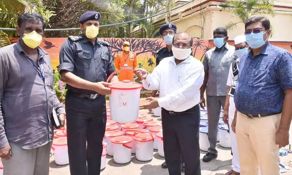 Vijayawada: NDRF supplies dignity kits to Covid-19 quarantine centers