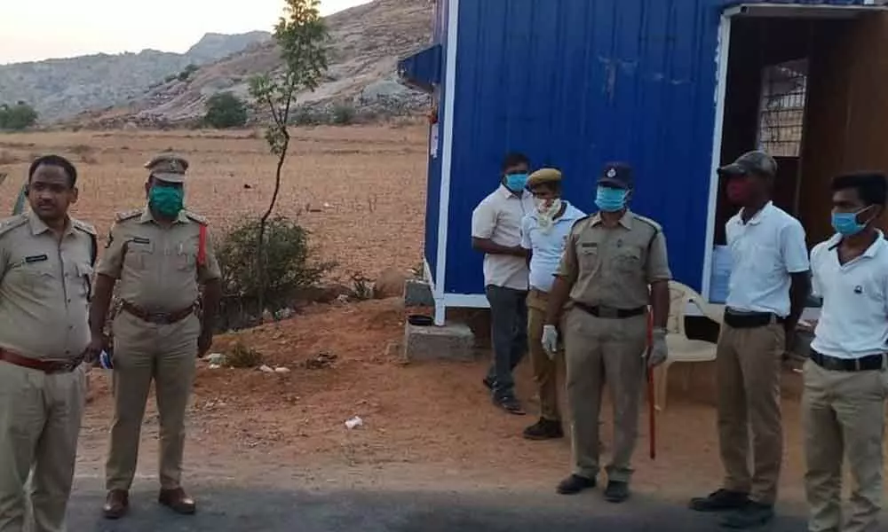 Anantapur: SP Bhusarapu Sathya Yesu Babu warns against illegal border-crossings