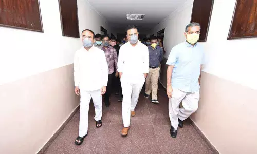 Hyderabad: Minister Etela Rajender, KTR inspects Coronavirus facility at Gachibowli