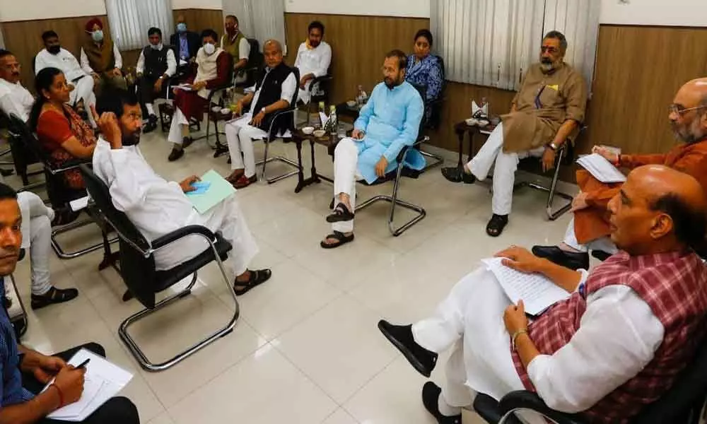 Group of union ministers Led By Rajnath Singh Meets To Decide On Easing Lockdown