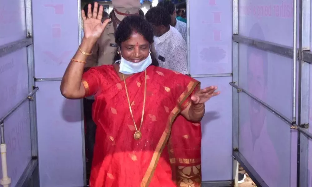 Kakinada: Minister Kurasala Kannababu, MP Vanga Geetha opens  Coronavirus Disinfectant tunnels