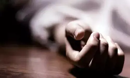 19-yr-old college girl commits suicide