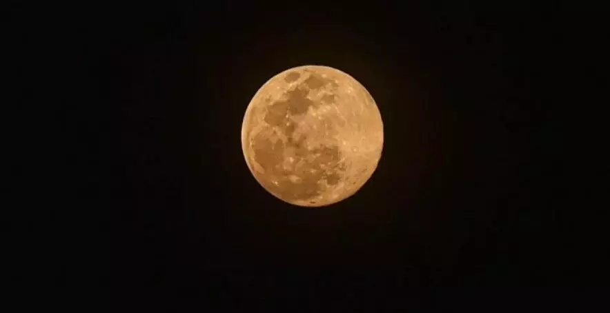 Get Ready To Witness The Pink Super Moon on 8 March 2020