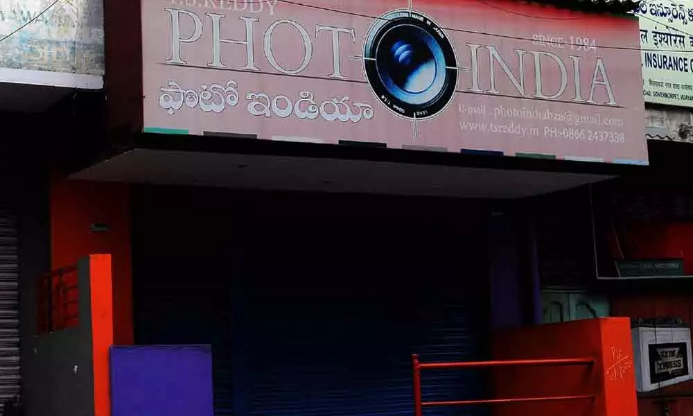 Vijayawada: Lockdown puts lensmen, videographers in soup