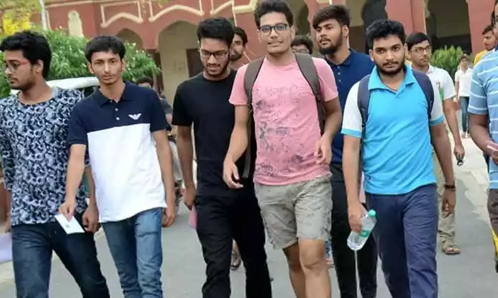 Tadepalli: APNRTS tells Telugu students to stay in Delhi