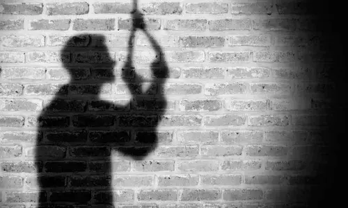 Man commits suicide in UP as he missed wife due to lockdown