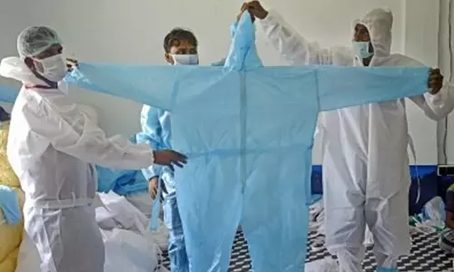 Kerala jail makes gowns for health workers
