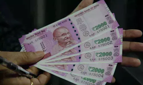 Device to sanitise bank notes, groceries