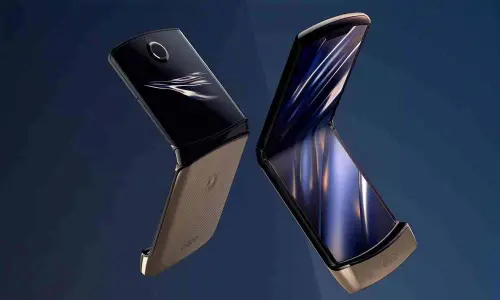 Motorola Brings Out Its Razr Blush Gold Edition