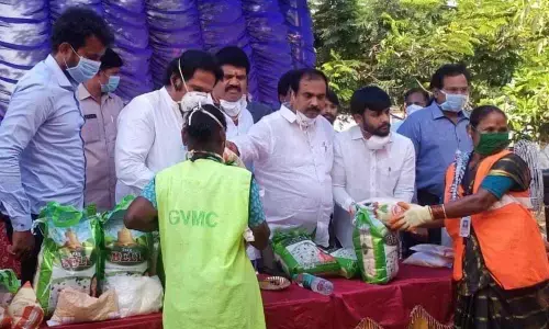 Amaravati: Leaders hogging relief limelight violate social distancing