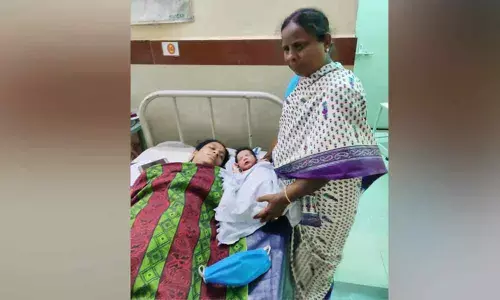 Kurnool: Anganwadi ayah gets 20k cash prize