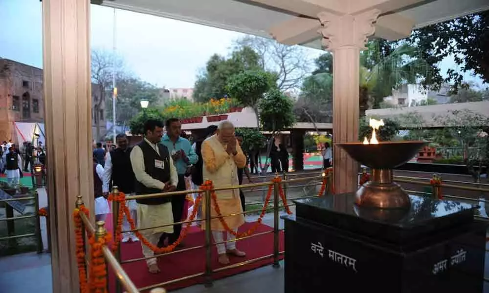 PM Narendra Modi pays homage to martyrs of Jallianwala Bagh massacre