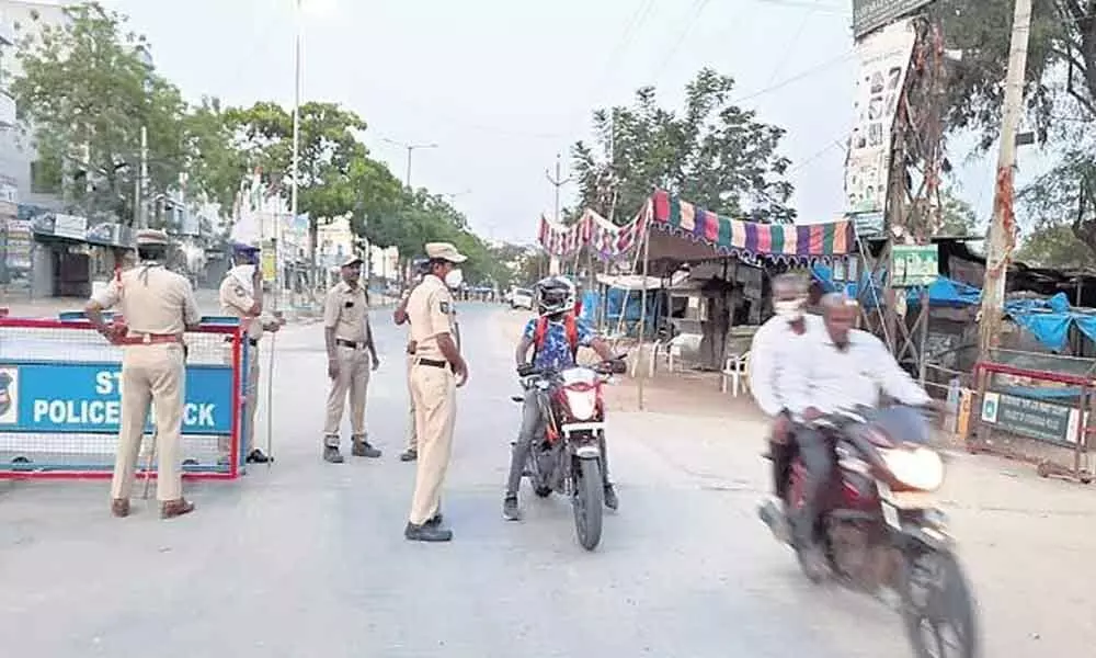 1,270 vehicles seized, 185 booked for violating lockdown rules in Rangareddy district