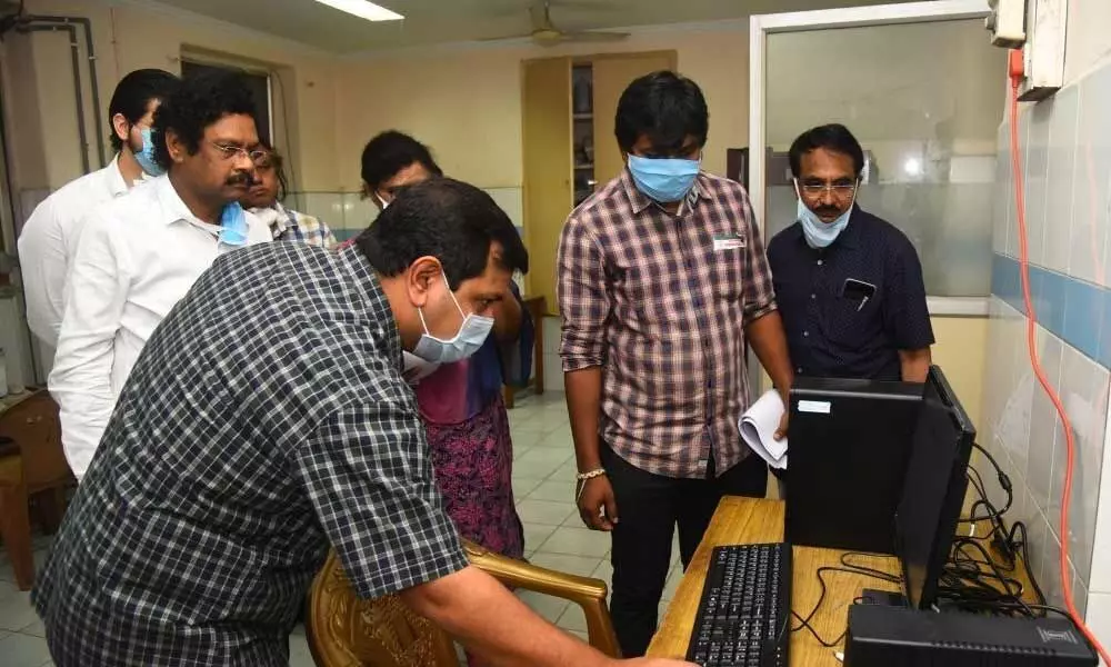 Visakhapatnam Collector Vinay Chand visits Coronavirus testing lab