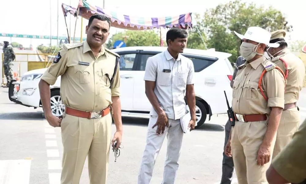 Kurnool SP Fakkeerappa Kaginelli instructed to Follow lockdown norms strictly