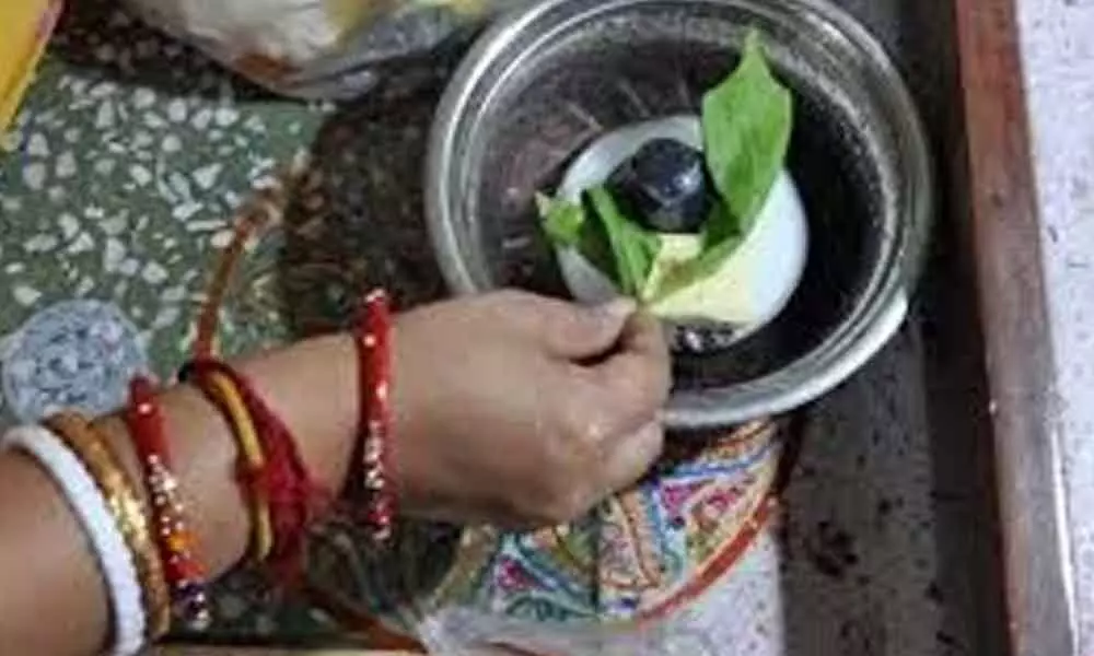 Pratapgarh: Rumour of Lord Shiva drinking milk, 13 held
