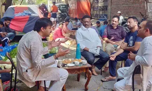 Hyderabad: Congress leader distributes over 1 lakh meals among poor during lockdown