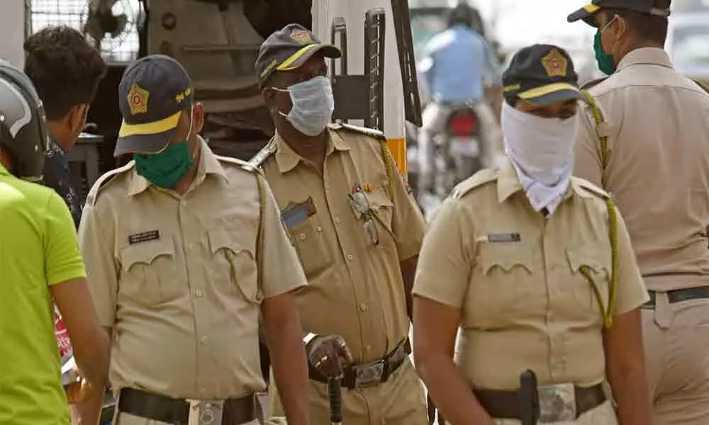 Mumbai Police Arrest 11 Over Bandra Crowd-Gathering Incident
