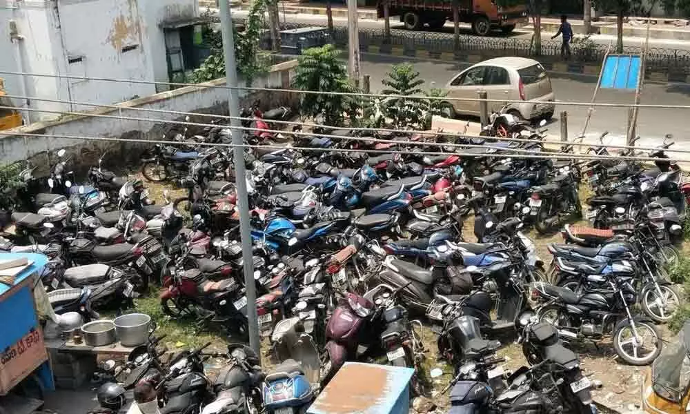 Police seize 2,500 vehicles in Srikakulam