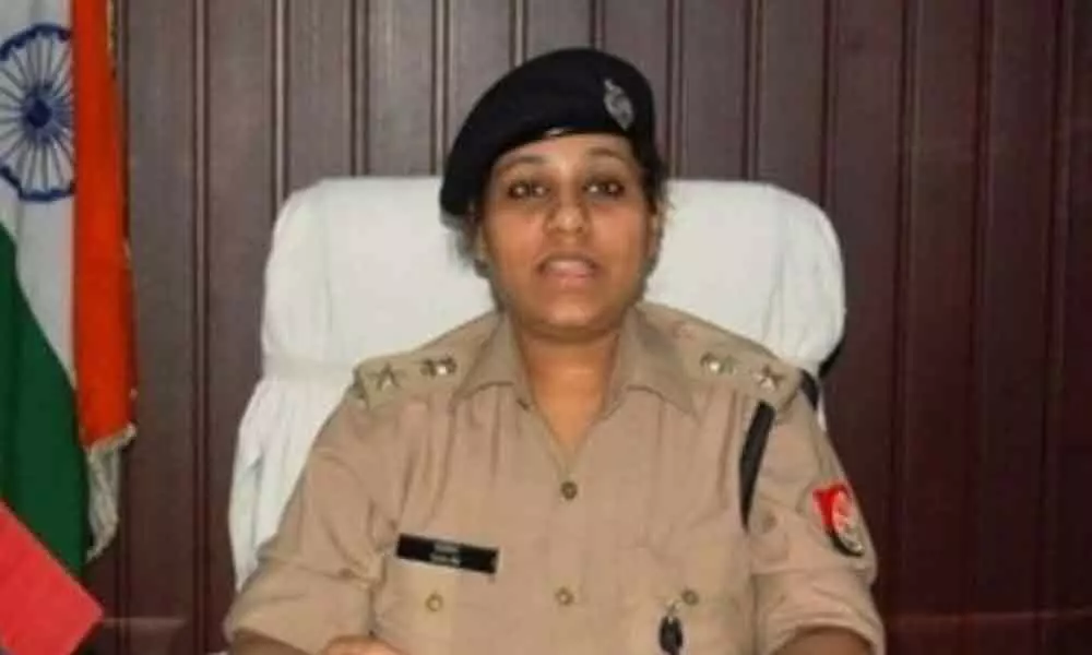 Woman IPS officer forgets home for corona duty