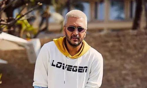 Riteish Deshmukh Shares An Amazing Video Of American Police Wishing A Birthday Boy Amidst Corona Lockdown