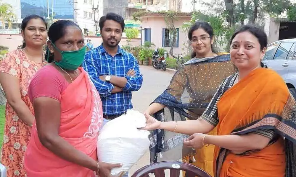 Vijayawada: IAS officers wives donate essentials to migrant workers