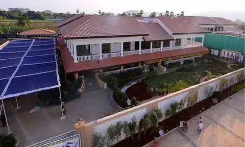 CM YS Jagans camp office at Tadepalli under red zone with the death of a woman due to Coronavirus