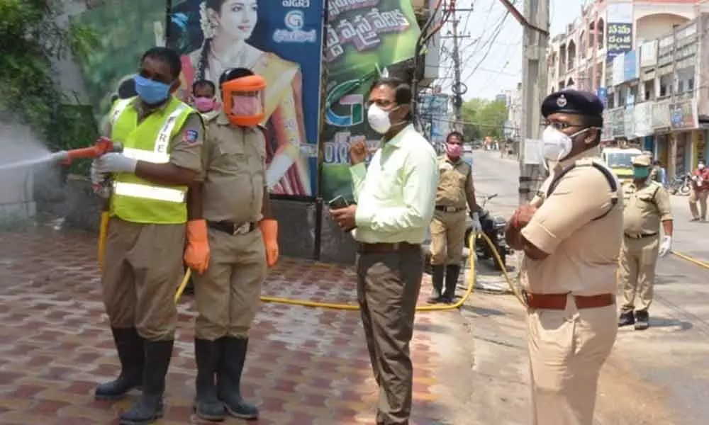 Collector T Vinay Krishna Reddy, SP visit containment areas in Suryapet town