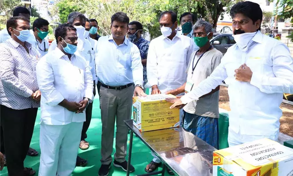 Tirupati: MLA Bumana Karunakar Reddy distributes essentials to water works staff