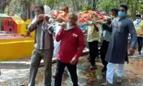 Hyderabad: Muslim men hold last rites of Hindu man as neighbours deny bringing body home