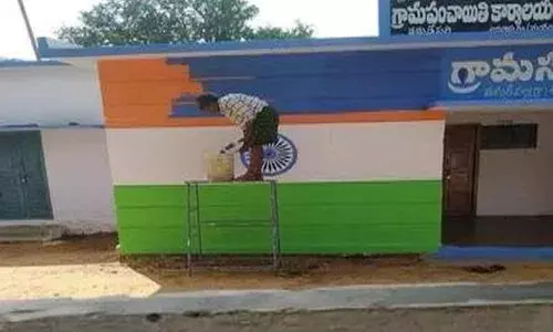 War of words continues between YSRCP and BJP, Kanna slams govt over party colours on public buildings