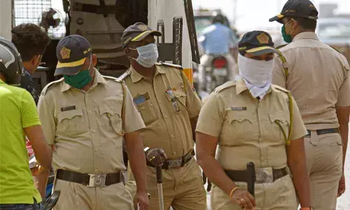 4 more policemen hit by virus in New Delhi