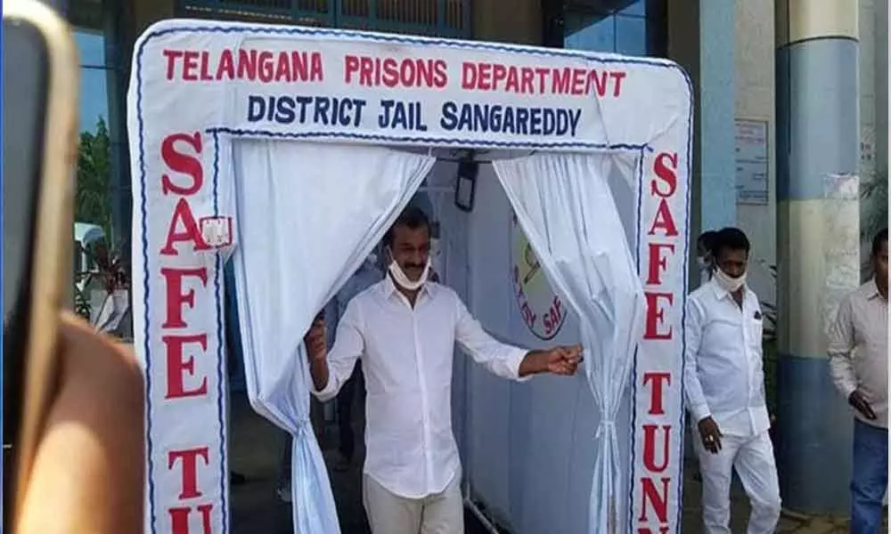 Medak MP visits Sangareddy jail, inspects disinfectant tunnel