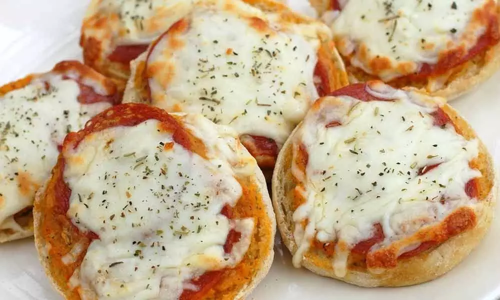 Bread Pizza: A Yummy Evening Snack For Your Kiddos