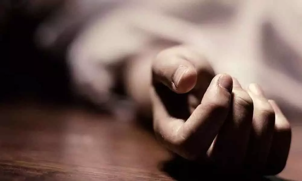 14-year-old girl commits suicide as her mother scolds not to talk on mobile in Guntur district