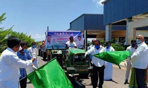 Nellore: Sullurpet MLA K Sanjeevaiah violates lockdown rules, takes out a tractor rally