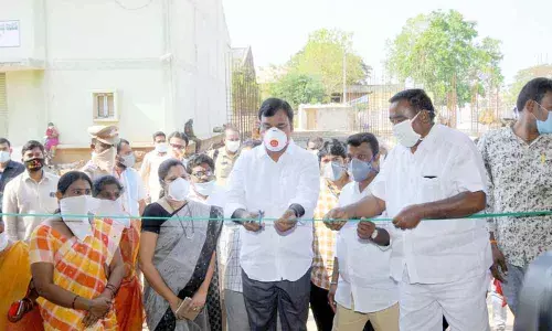 Kadapa: Deputy Chief Minister Amzath Basha inaugurates Turmeric Purchase Centre