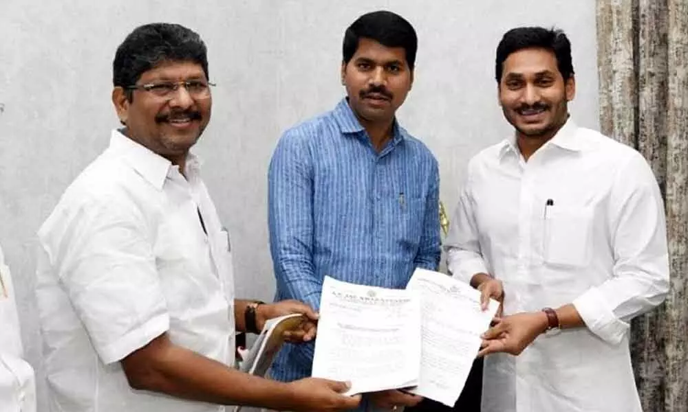 Andhra Govt employees contribute one day salary to CMRF
