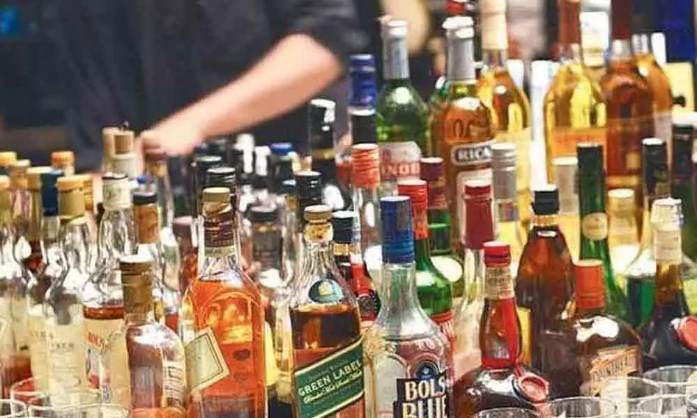 Telangana: No effect of the lockdown on the liquor business in Peddapalli
