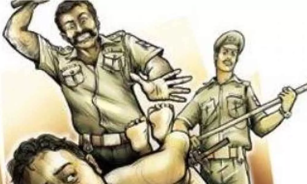 Kurnool: Cops beat up Army soldier for violating lockdown