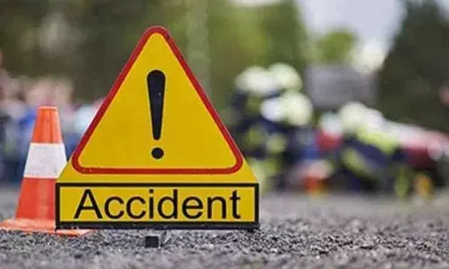 Patient dies after lorry rams into ambulance in Kamareddy