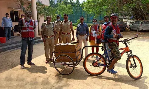 Hyderabad: Meals on wheels
