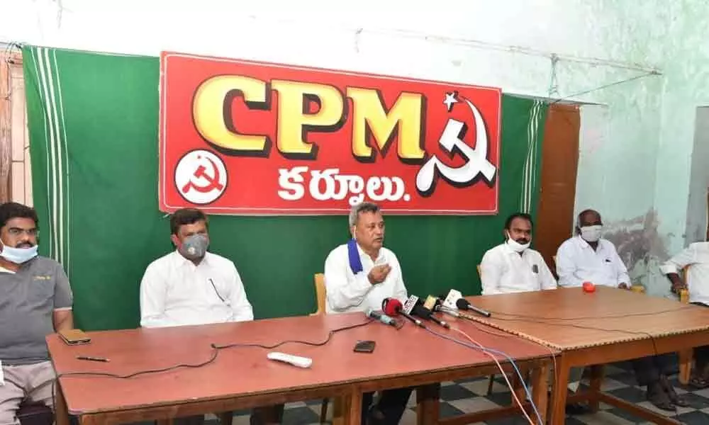 Kurnool: Left parties demand 10,000 aid to those who lost work