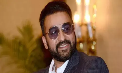 Raj Kundras Amazing Headstand Pose