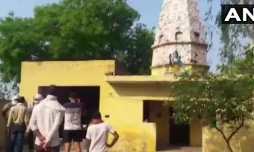 Killing of priests in Uttar Pradesh shouldnt be politicised like Palghar incident: Congress