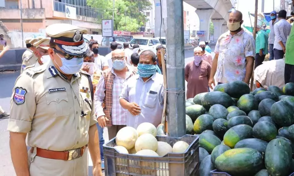 Hyderabad CP Anjani Kumar visits Jambagh market