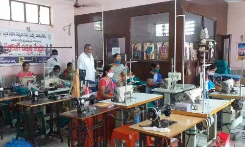 Vizianagaram: SHG women making masks