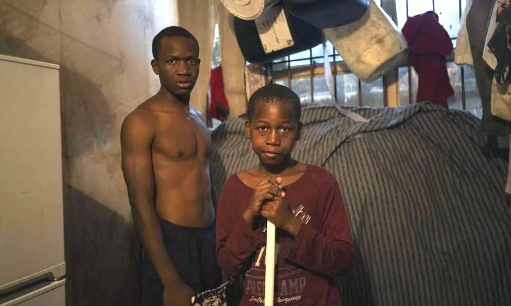 Virus lockdown worsens suffering for Johannesburg beggars